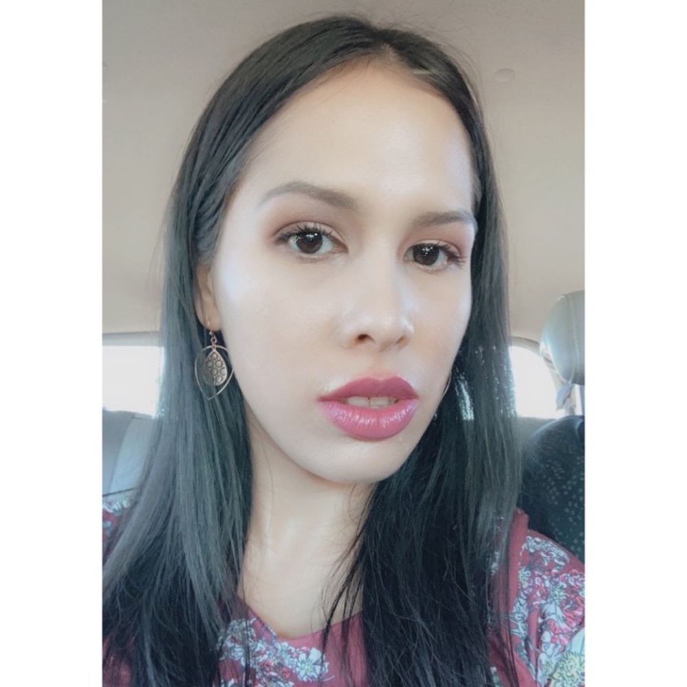 Meet your Posher, Mirella